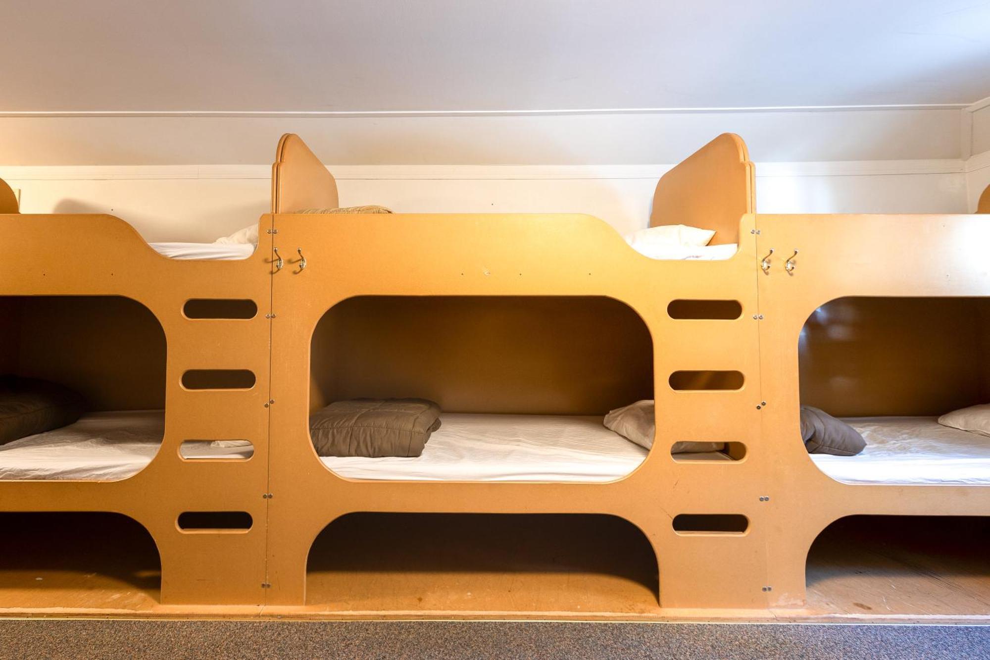 Hi Castle Mountain - Hostel المظهر الخارجي الصورة
