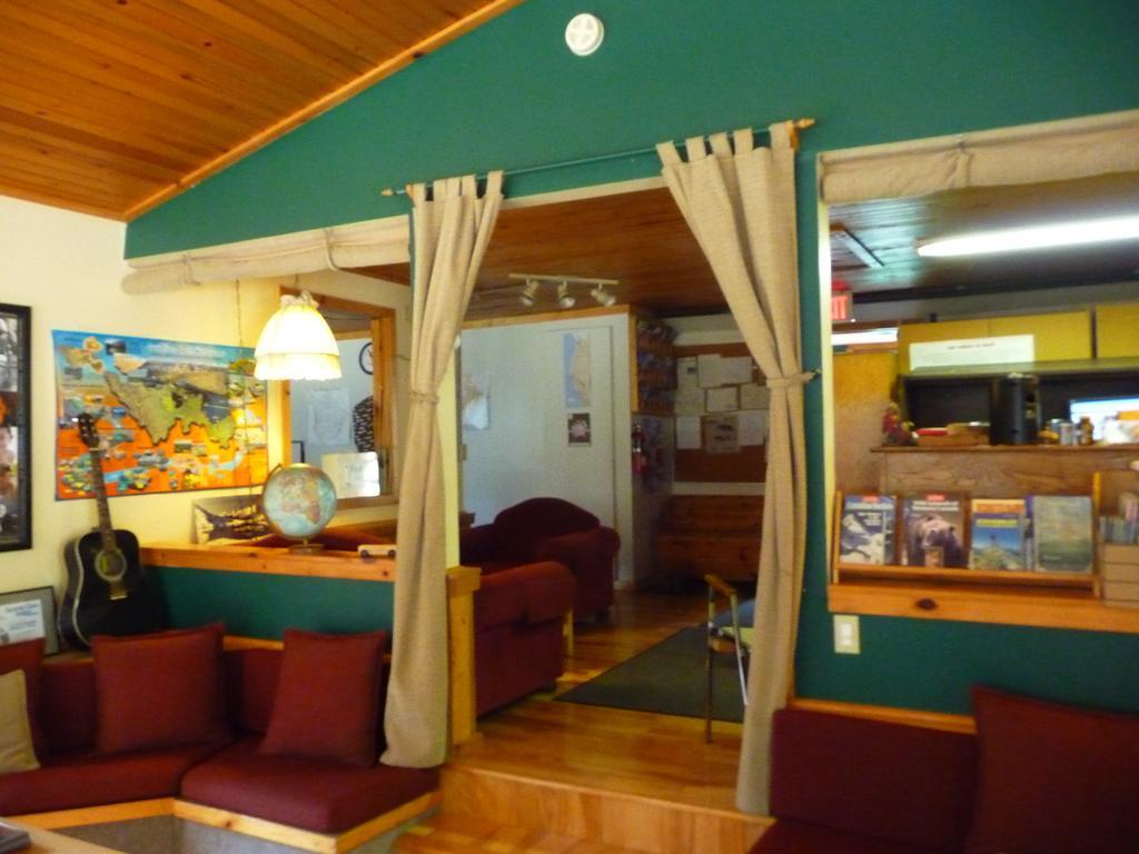 Hi Castle Mountain - Hostel المظهر الخارجي الصورة