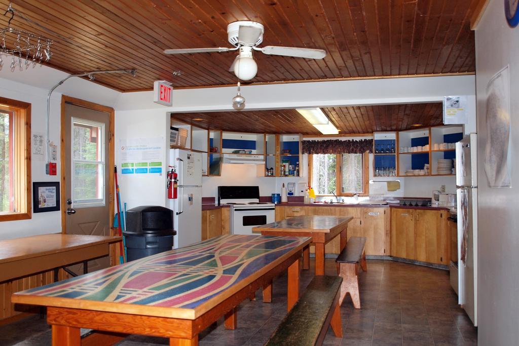 Hi Castle Mountain - Hostel المظهر الخارجي الصورة